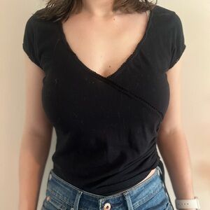 BRANDY MELVILLE BLACK CROPPED AND SYNCHED TOP WITH TIE